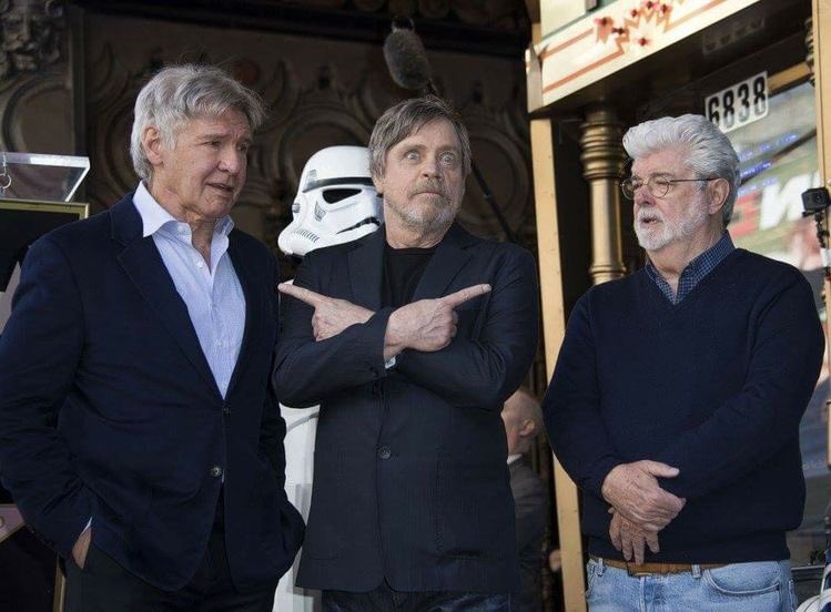 Caption this! 😉 -B-

#HarrisonFord @HamillHimself #GeorgeLucas