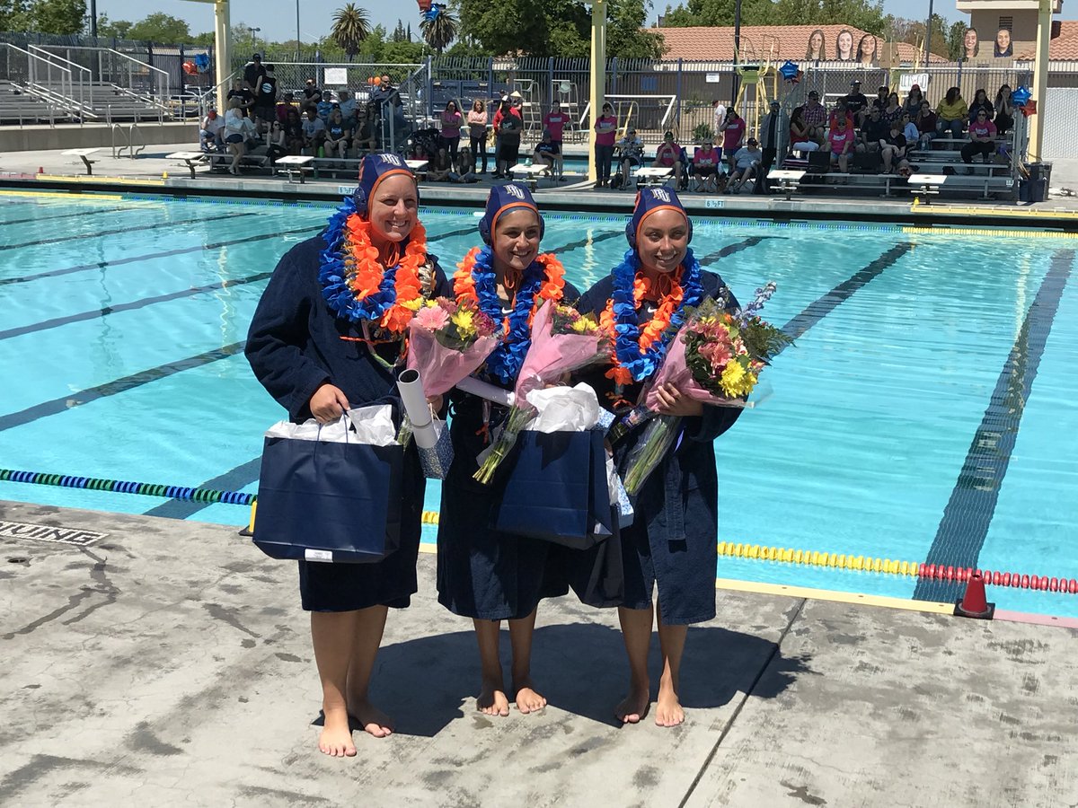 Henderson_AG's tweet photo. Beautiful afternoon for senior day at the pool! Thank you Emily, Hannah and Julia for all you’ve done for @FpuPolo @fpusunbirds &amp; @fpu #TeamFPU #BackTheBirds https://t.co/2RhoD9Fqfi