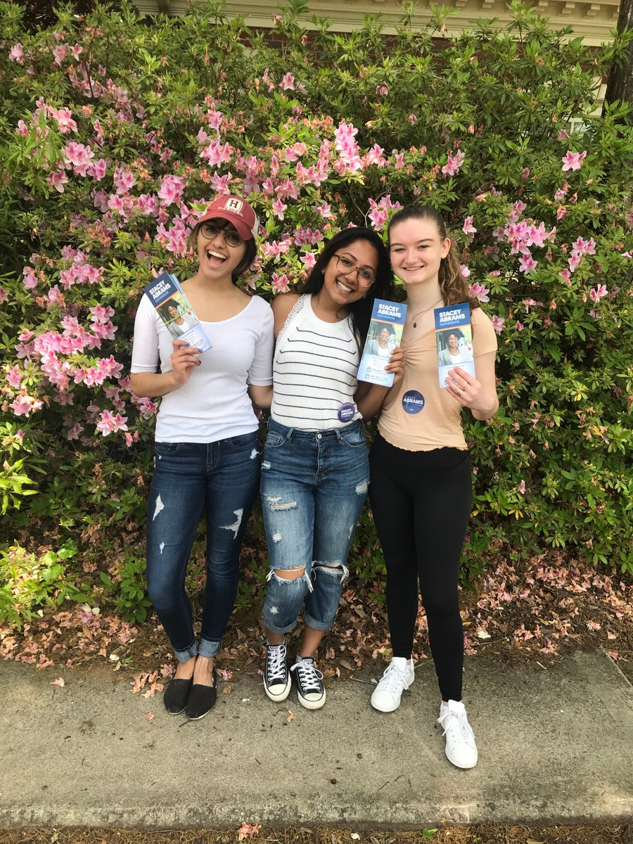 emory4abrams's tweet photo. Great turnout at our last canvassing event of the semester - lots of students turning out to talk to voters in the area about why @staceyabrams is the right choice for Georgia #teamabrams https://t.co/pUM81hWqqw
