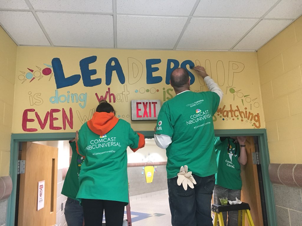 JefforyGibeault's tweet photo. More pictures from #Comcastcaresday2018 @sousharkscsd https://t.co/XiVakXg9jv