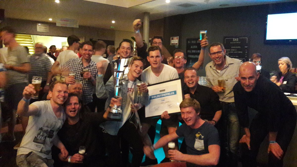 StJanMeddo's tweet photo. Nederlands Kampioen! Net na 0.00 uur hopen we in Meddo aan te komen. U bent welkom om de heren te feliciteren @rtvslingeland @CrescendoRatum @eendracht_wwijk @KonWOV @Eierjongens https://t.co/9VBI2pZzFB