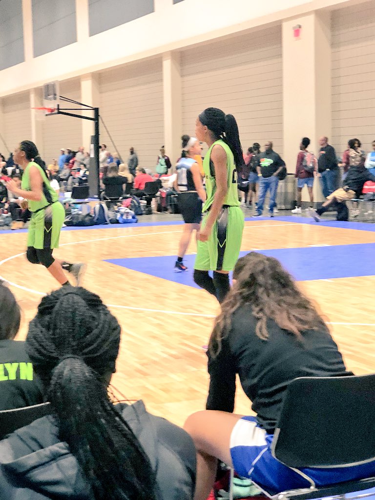 IndependenceGBB's tweet photo. Destinee Little (SC Future) and Grace Breckenridge (Lady Attack) playing well in the #DeepSouthClassic https://t.co/VK6XR1zsMa