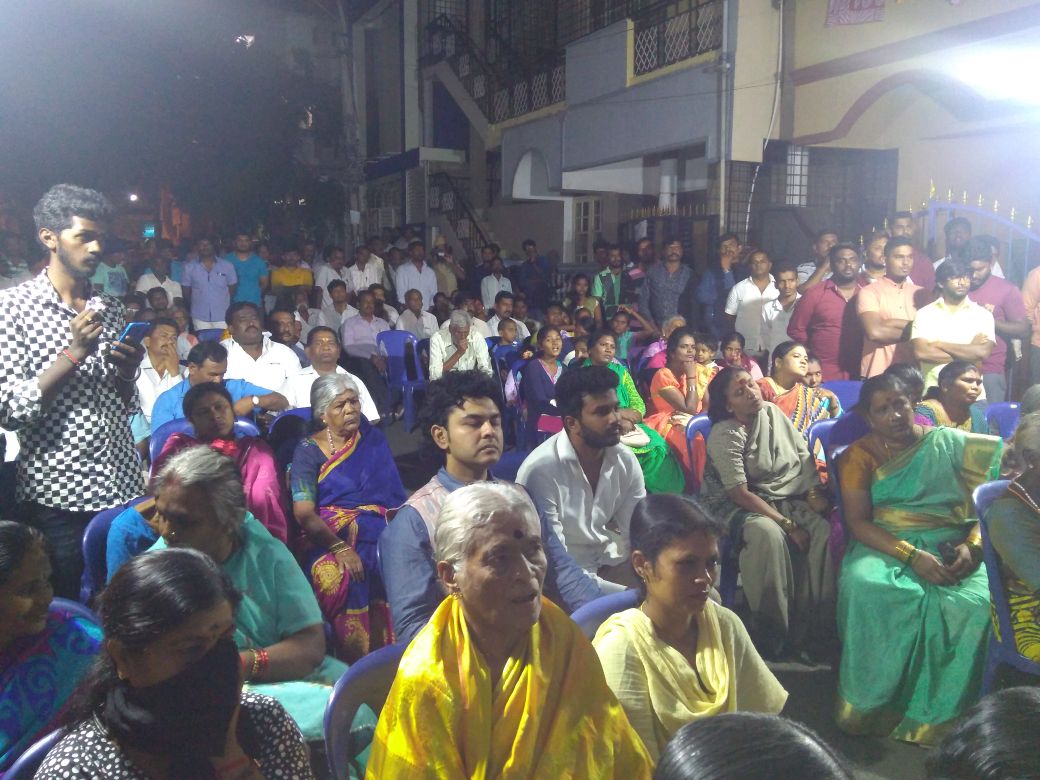 RLR_BTM's tweet photo. ಕರ್ನಾಟಕ ವಿಧಾನಸಭಾ ಚುನಾವಣೆಗೆ ಬಿಟಿಎಂ ವಿಧಾನಸಭಾ ಕ್ಷೇತ್ರದಿಂದ ಕಾಂಗ್ರೆಸ್ ಅಭ್ಯರ್ಥಿಯಾಗಿ ಸ್ಪರ್ಧಿಸುತ್ತಿರುವ ಮಾನ್ಯ ಗೃಹ ಸಚಿವರಾದ ಶ್ರೀ ರಾಮಲಿಂಗಾರೆಡ್ಡಿ ಅವರು ಮಡಿವಾಳ ವಾರ್ಡ್ 172ನಲ್ಲಿ ಆಯೋಜಿಸಲಾಗಿದ್ದ 'ಕಾಂಗ್ರೆ��್ ಕಾರ್ಯಕರ್ತರ ಸಭೆ'ಯಲ್ಲಿ ಪಾಲ್ಗೊಂಡ ಕ್ಷಣ.
#RLR4BTM #NammaBTM #INC4Karnataka https://t.co/lyF3ifal5s