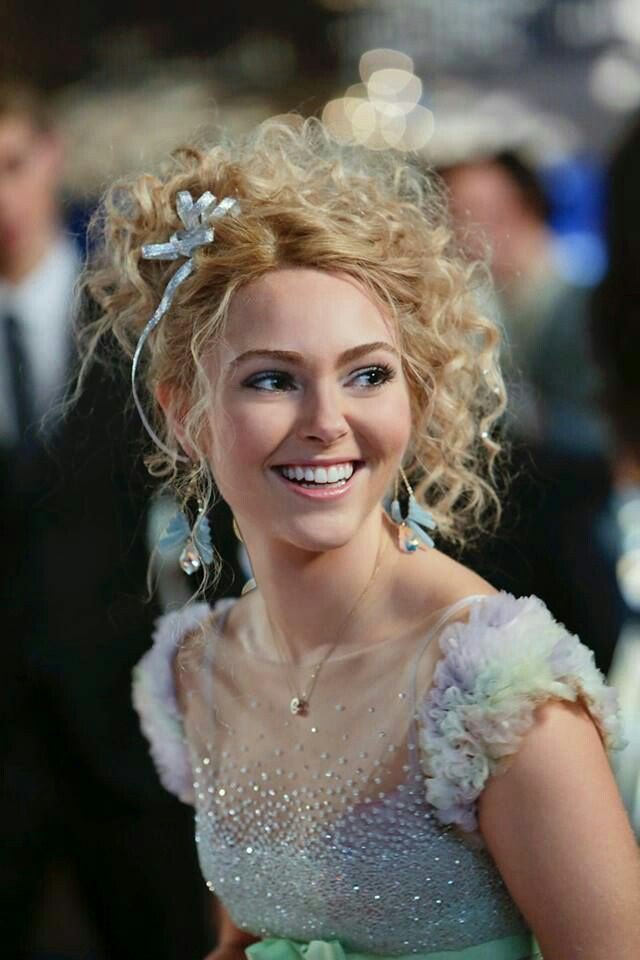 willaquinzel's tweet photo. they're real diamonds, i stole this mask earlier today #MasqueradeBall https://t.co/cwdUn4z4cs