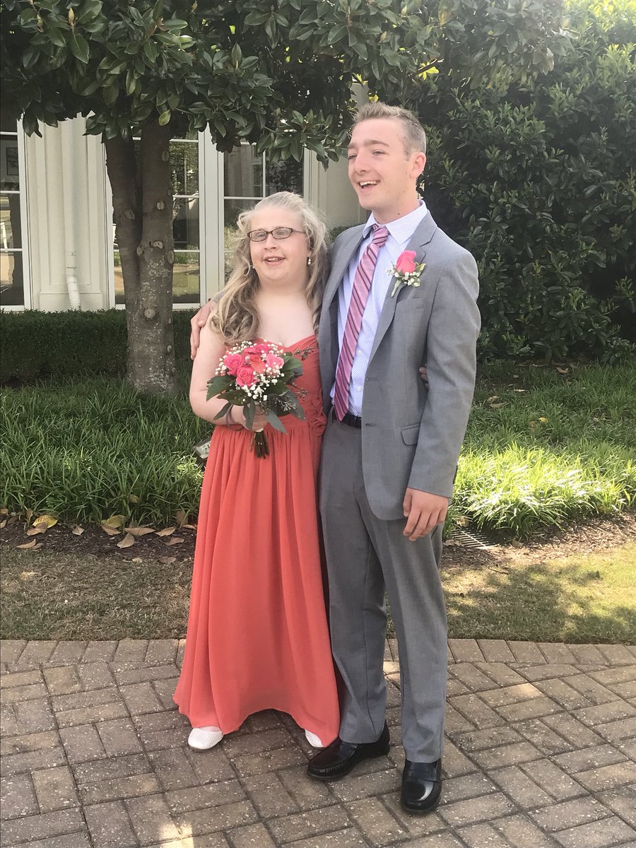 titans4101's tweet photo. Couple #1 ready for the big night! @Kmoney__2018 @MarkMoore40 https://t.co/5HacOM3ReJ