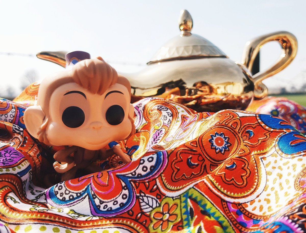 awizardhiswitch's tweet photo. Today is #nationalteaday so it was a perfect excuse to use our new Genie Lamp Tea Pot in the sun ☀️☕
Tea pot from @primark 10 😍
@funko Abu £10 🐵
Posted by the Witch xx
#disney #Disneyfind #disneyobessed #disneyig #disneymerchandise #funkopop #funko #pop #popvinly https://t.co/NLoOCfgq1b