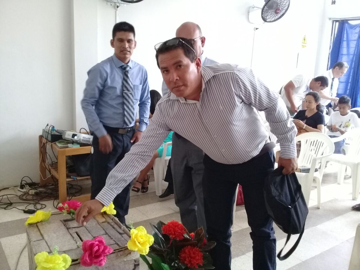 PrElvisCuellar's tweet photo. #Revive5 #LluviasDeBendición MayordomÍa es Reconocer que Dios sea el dueño de nuestras vidas. Hoy preciosas almas entregaron su vida como ofrenda viva mediante el bautismo buscando a "Jesús, el Agua viva que satisface" @AdventistasMOP @AdventistasUPS @ https://t.co/cFtHsMumsP