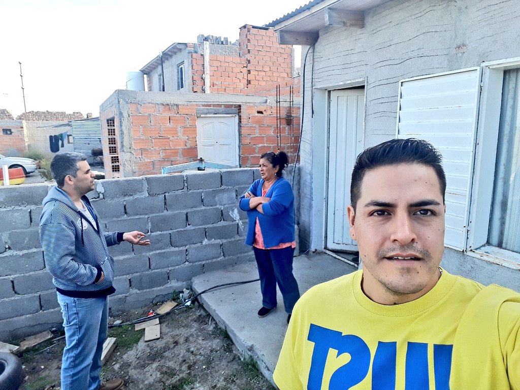 FerSTrelew's tweet photo. Timbreo Nacional junto al Presidente de la Departamental Rawson-Trelew @javieldetle @MarceloDCano @DLaudonio @NachoTorresCH @cambiemos @ChubutCambiemos @prorawson2019 #21DeAbril https://t.co/2Z0llthhGh