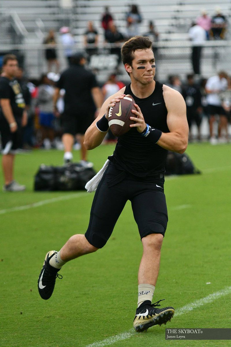 UCF_FB_SKYBOAT's tweet photo. Some pre #UCFastival ๐ธ by @xjleyva #ChargeOn https://t.co/zMuIQtxC7k