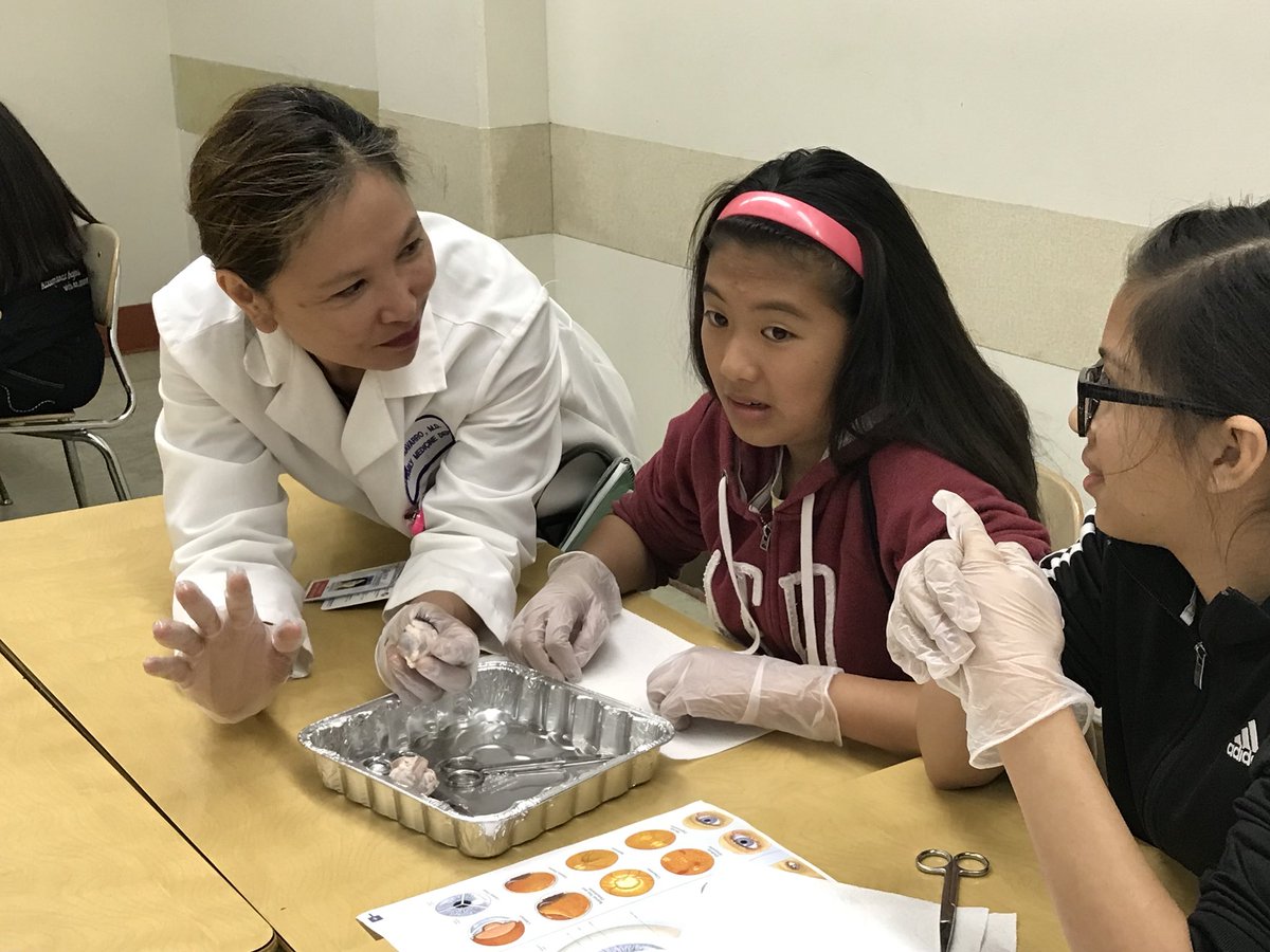 maz06's tweet photo. Kaiser Permanente physicians and staff host workshops at @AML_Conference with Dr. Consuelo Casillas and team providing hands-on eye and heart dissections, and Christina Buendia inspiring young Latinas to consider a career in health care. @KPSCALnews @one_kpla https://t.co/eNkxLi5RfS