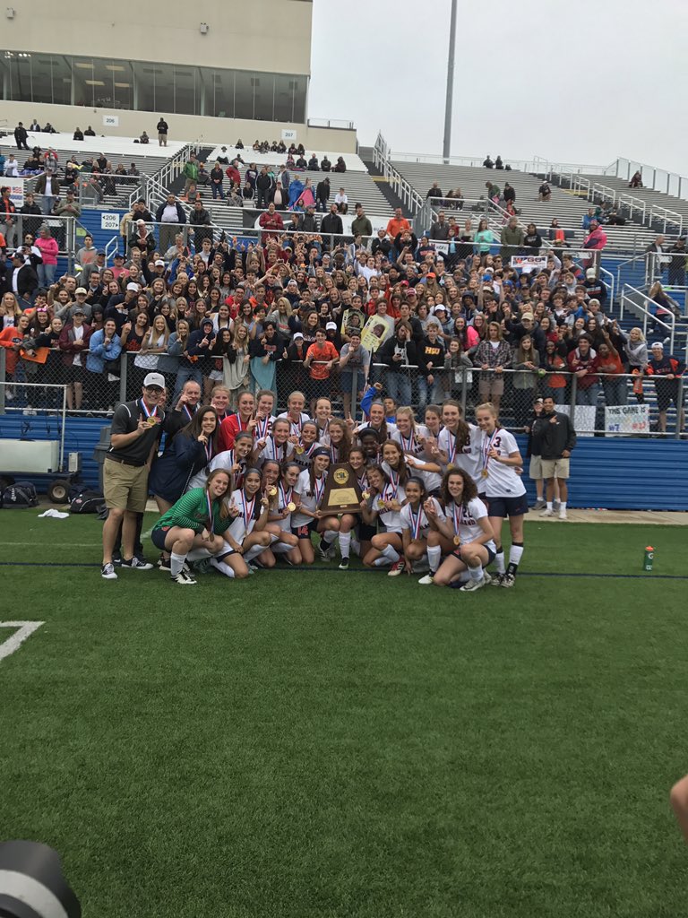 WakelandAccess's tweet photo. Wakeland runs the WHOLE state of Texas. #CHAMPSX2 #BACKTOBACK #2018UILSTATECHAMPS https://t.co/YMbtMa1Vme