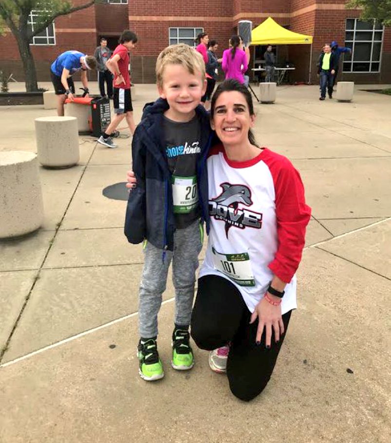 joyceamery's tweet photo. Our very own , @leahmt3 , placed 3rd today @RachelsChalleng 5K race! Yay for Dove! The best part: her own student was there to cheer her on! @DESDolphins #DESisBEST #KindnessMatters @GCISD #WeRunForACause #GCISDDiversity https://t.co/1n35Ag5P6u