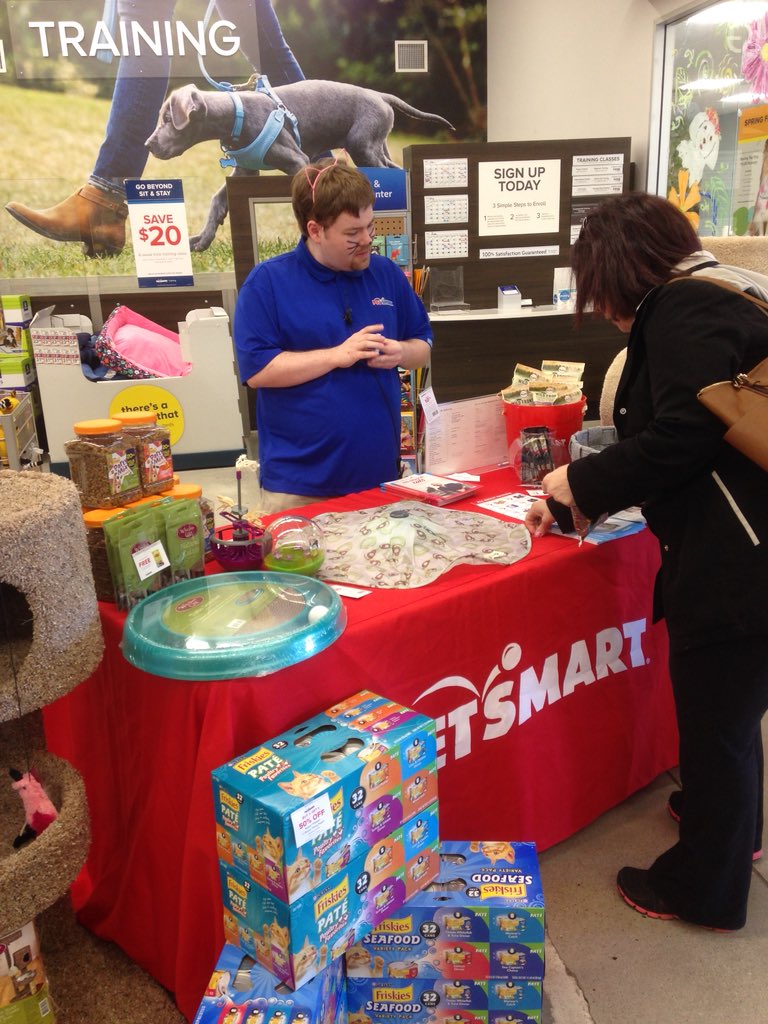 People were very excited we were finally having an event for cats! #planetcat #welovepets #bringonthecats <a href="/PetSmartAE/">Associate Engagement</a>