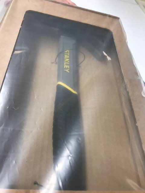 Report of youths running around with a hammer yesterday evening close to Fairfield Park #Kingston. 1 hammer recovered and 1 male arrested by #towncentreteamB #stopandsearch