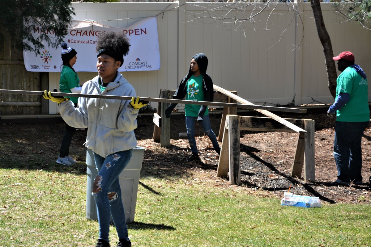 Heidrea4Hero (@heidrea4hero) on Twitter photo And now pics from Site #2 of #ComcastCaresDay with H4H & <a href="/ComcastNewEng/">Comcast New England</a>! The yard clean up included raking, shed painting, building a garden bed, wood pile work, and removal of an old swingset. Thanks to ALL the volunteers who came out today to help 2 deserving Vietnam Veterans! And now pics from Site #2 of #ComcastCaresDay with H4H & <a href="/ComcastNewEng/">Comcast New England</a>! The yard clean up included raking, shed painting, building a garden bed, wood pile work, and removal of an old swingset. Thanks to ALL the volunteers who came out today to help 2 deserving Vietnam Veterans!