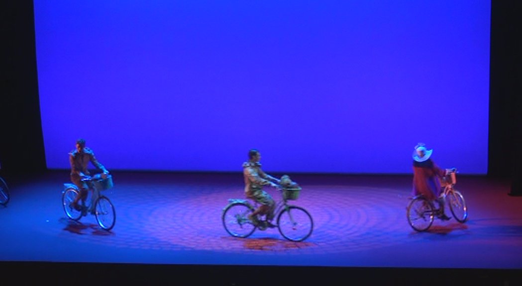Teleganés (@teleganes) on Twitter photo Esta tarde hemos estado grabando la obra MASTERCHEZ de <a href="/teatrozarzuela/">TeatrodelaZarzuela</a> en el <a href="/auditoriouc3m/">Auditorio UC3M</a>
En breves estará un extracto de la obra en Teleganes y Redes Sociales,
NO OS LO PERDAIS!!
#yoveoteleganes Esta tarde hemos estado grabando la obra MASTERCHEZ de <a href="/teatrozarzuela/">TeatrodelaZarzuela</a> en el <a href="/auditoriouc3m/">Auditorio UC3M</a>
En breves estará un extracto de la obra en Teleganes y Redes Sociales,
NO OS LO PERDAIS!!
#yoveoteleganes