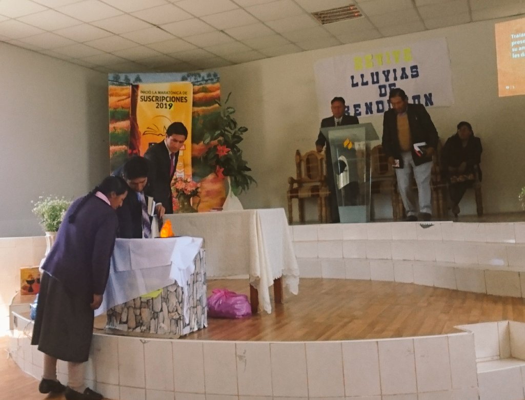 BerleBriones7's tweet photo. Lluvias de bendiciones en DM. Ayaviri #Revive5 #MLT #Conectados #UPSur @EnzoChavez @josechasiempre @AdventistasMLT @Pr_TonnyQuispe https://t.co/djG9M5gq4W