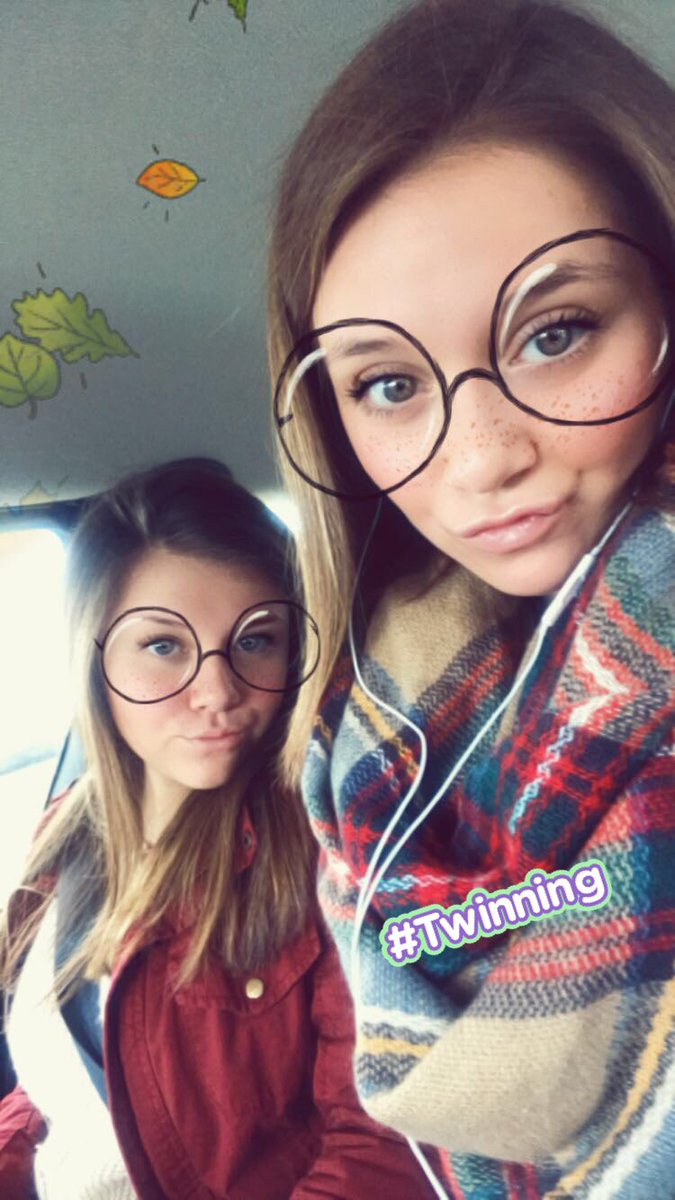 rachelm6713's tweet image. Belated Birthday s/o to the best sister a gal could ask for. No one else I would rather skip school with, take naps with &amp;amp; spend the rest of my life with. I love you to the 🌙&amp;amp; back. Sorry flipagram deleted my vid. #vsorry #16 💛👯‍♀️