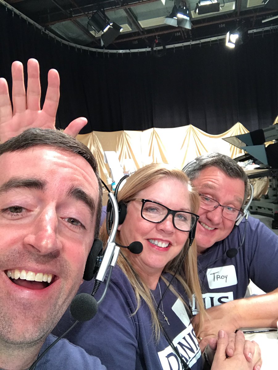 clmccarthy1's tweet photo. Auction Selfie!!! #overbid!!! @DanisBuilds @thinktv https://t.co/kzIz6zQpcQ