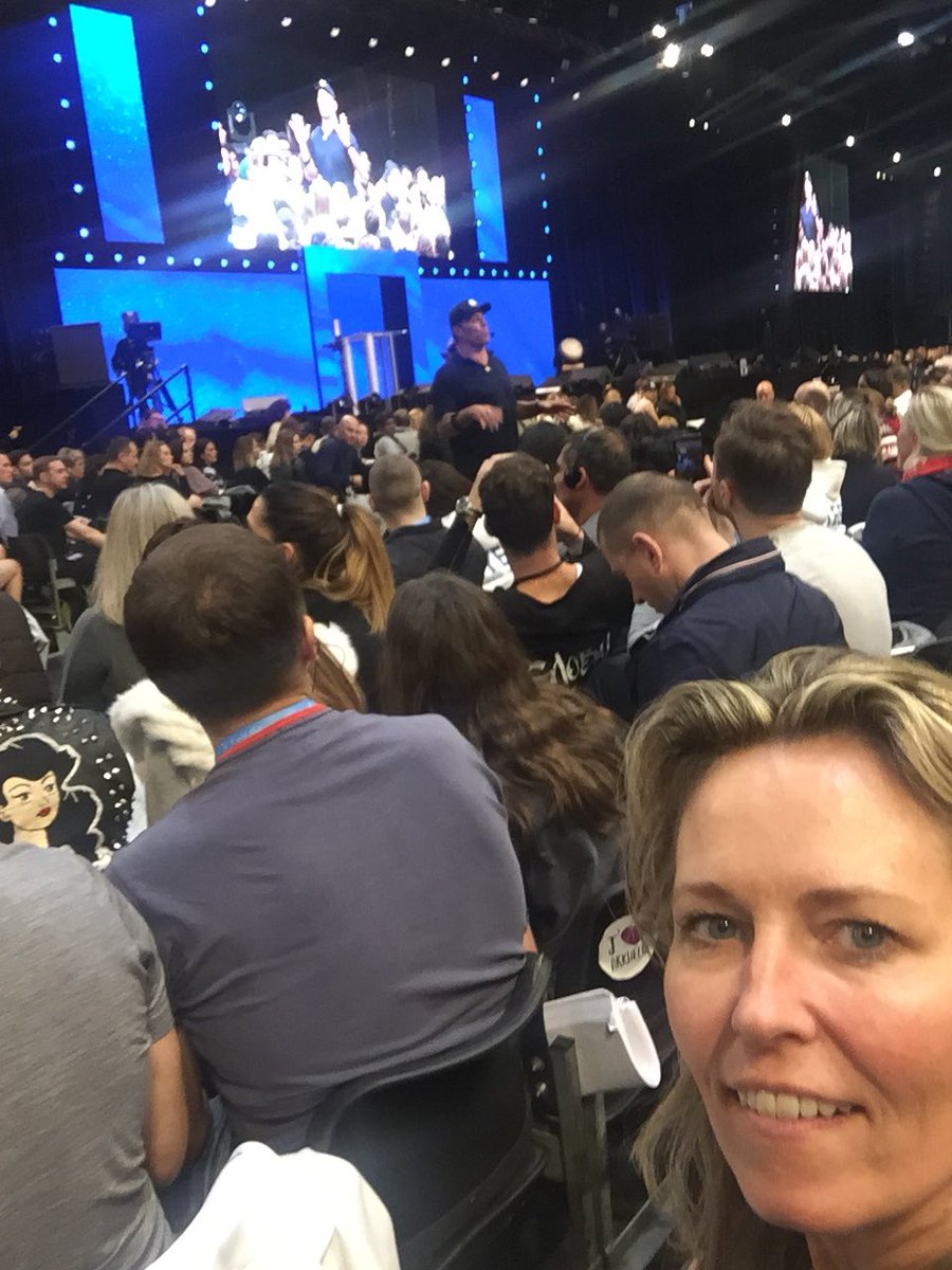 sabineschoorl's tweet photo. Wow, my 2nd #UPW is another amazing experience! 
I ❤️ @TonyRobbins 

#growth #breakthrough #training #winner #upw2018 #london #unleashthepower https://t.co/oRZjFLji8m