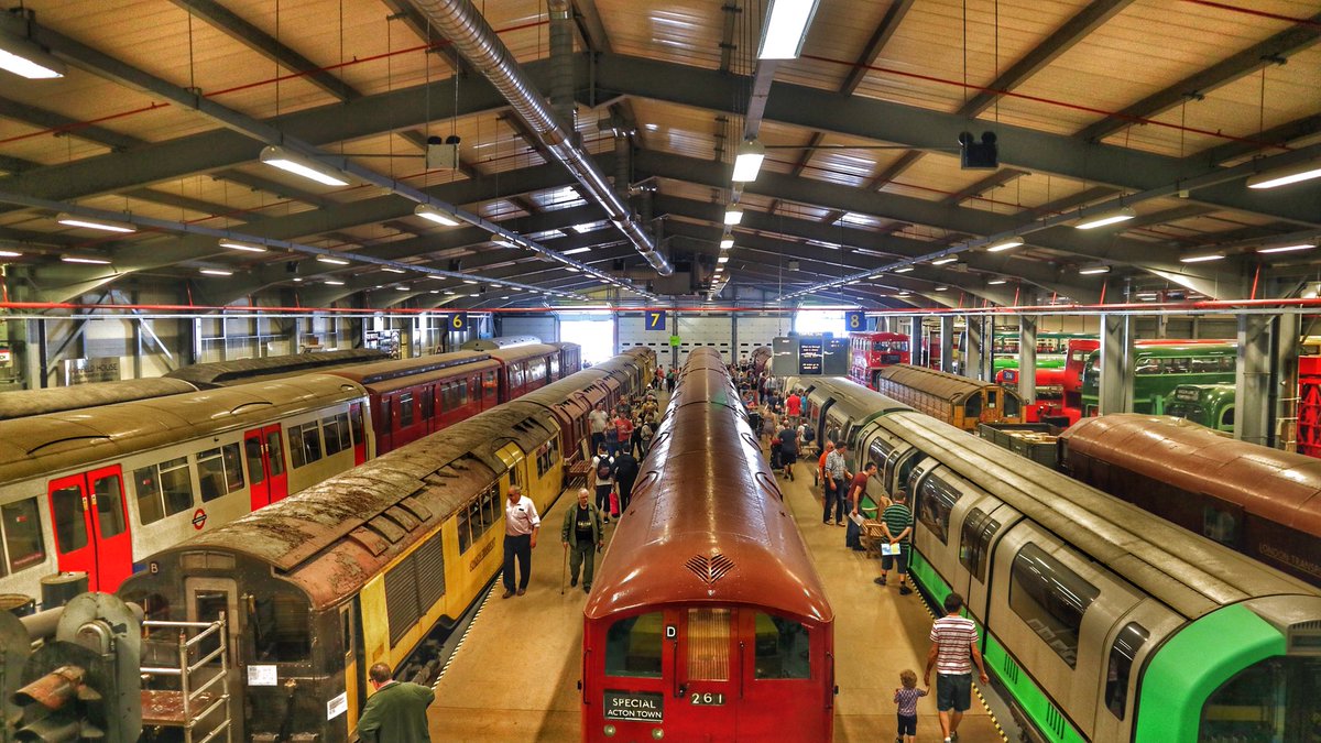 catmorley's tweet photo. Geeking out over roundels and tube signs at the Acton Depot open day! @ltmuseum @TfL #londonunderground #tube #tubesign #antiques #london #actontown #trains https://t.co/98wuvHVZZX