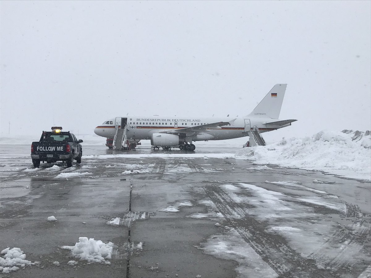 ChrHuebscher's tweet photo. Brrrr! #tankstop in Goose Bay auf dem Weg zum #G7 der Außenminister in #Toronto #zdf https://t.co/c2zucX3VO2