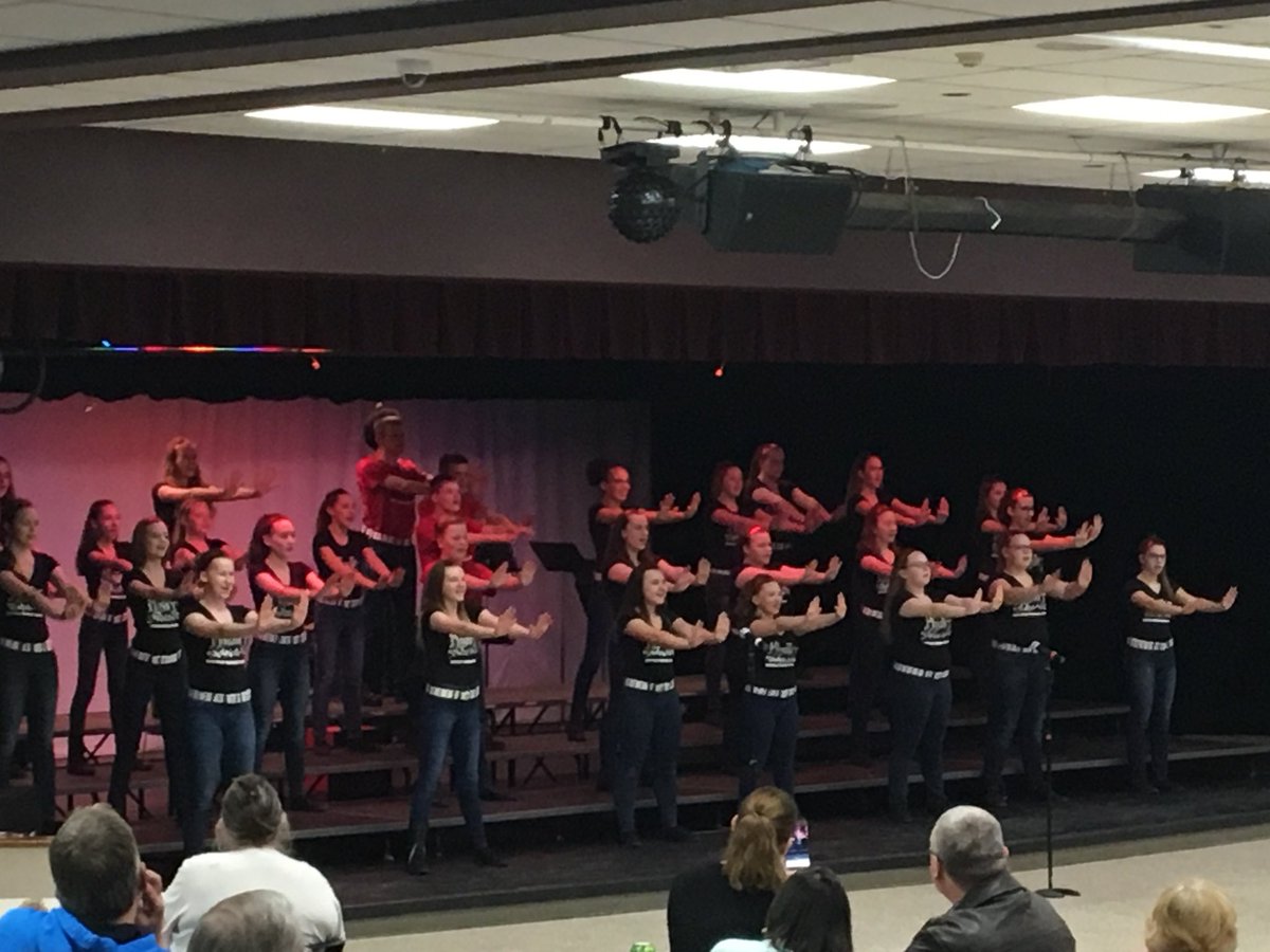 MvinceDeKalb's tweet image. DeKalb Middle School Midpoint performing at the DCMA chicken dinner. Great night for our band and choir students and families.
