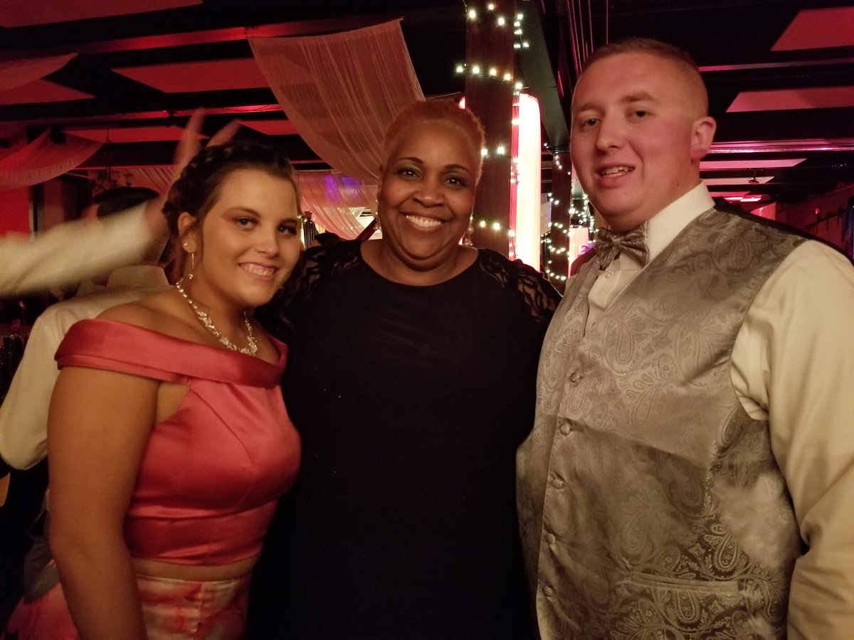 sloan5000's tweet photo. @EastRowanHS My second prom with these Mustangs https://t.co/OwWY9Bpn31