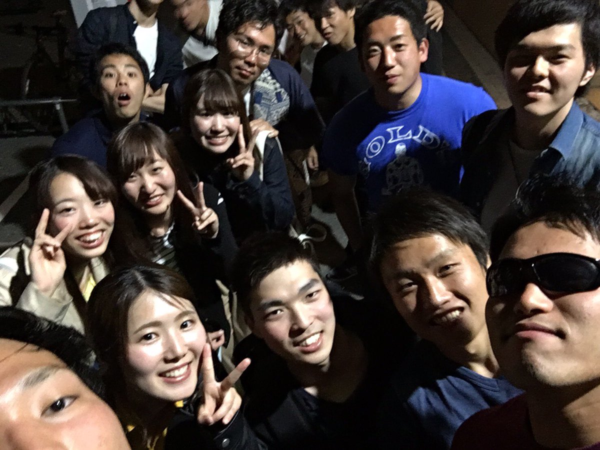 昨日はレンタルキッチンを借りての勧誘パーティーでした🎉🎊
休日にも関わらず新入生が6人も来てくれ、BBQ🍖やチーム対抗の様々なゲームでとても盛り上がりました😊！
参加してくれた1年生の皆さんありがとうございました！またグラウンドで会いましょう🏉🌞

次のレクは4/25(水)大昌園(焼肉)です！