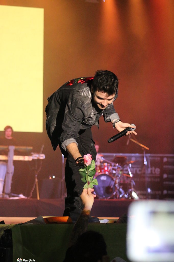 eldiadeescobar's tweet image. Agustín Casanova le bajó el telón a la primera jornada de #AcercArte en Escobar. Las actividades seguirán este domingo desde las 15 y a las 20 llegará el momento de Dread Mar I, que cerrará el festival a puro reggae. La entrada es libre y gratuita.