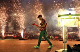 riverdalethai's tweet photo. 📸 เคเจ ขึ้นไปโชว์ บนเวทีงานเทศการ #Coachella ประจำปีนี้ค่ะ

Congratulations to @kj_apa 

#Riverdale https://t.co/f7TuEiF6Ti