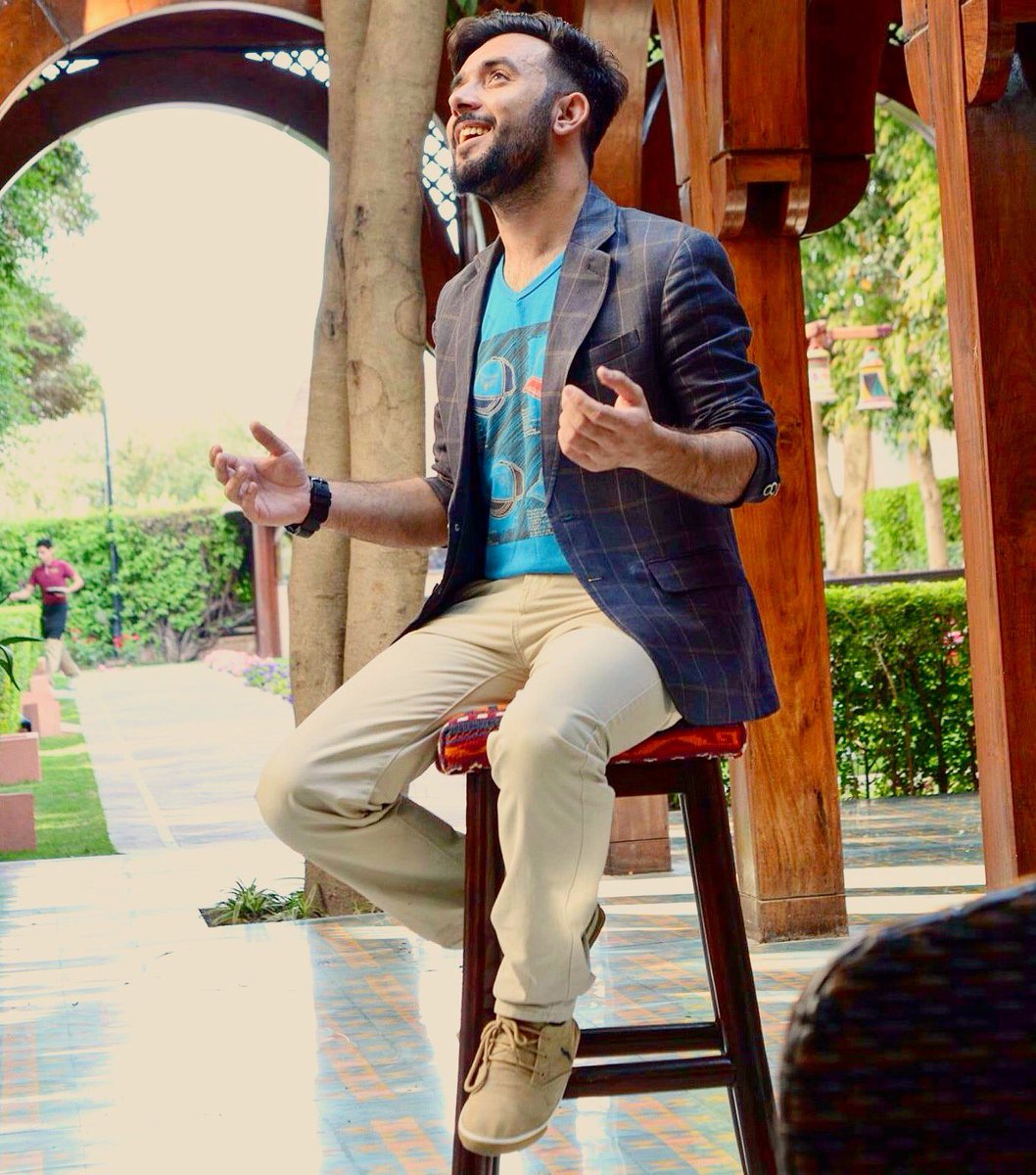 IamEnayatYoon's tweet photo. Sanu Ik Pal Chain Na Awein,
Sajna Tere Bina 😍
:
Dil kamla Ghut ghut Jawein.
Sajna Tere Bina ❤️
:
#ThatWasGoodTime #NoTearsLeftToCry #EarthDay #Prince #action https://t.co/OUHng9hKqp