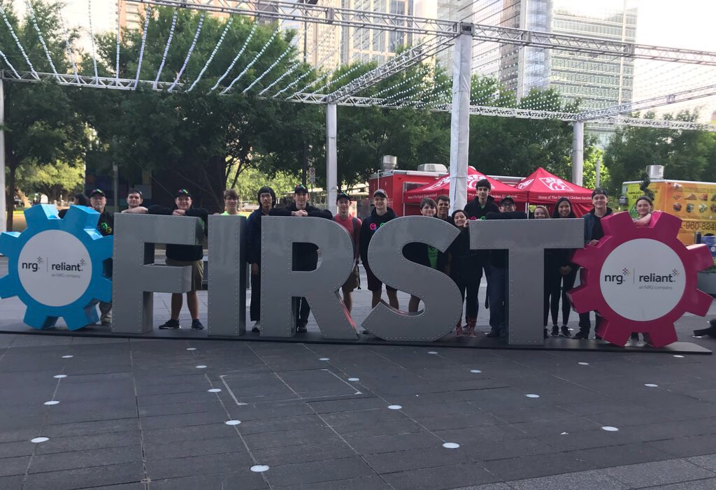 frc4265's tweet image. We’ve had a blast Houston! We end this season’s journey as Carver Division Semi-Finalists, but we are already looking forward to the off-season and hope our #FIRSTfriends will join us at our off season event the #SecretCityInvitational June 8th &amp;amp; 9th - secretcityrobotics.org