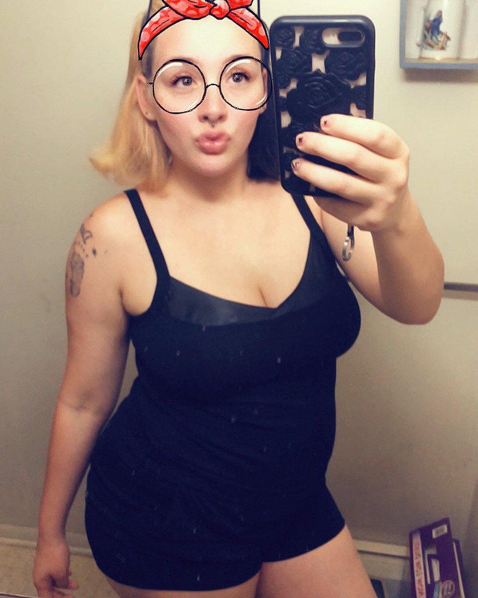 LexieCat_'s tweet photo. Just want to lose this baby weight 🖤 https://t.co/Xs4z3xnGZr