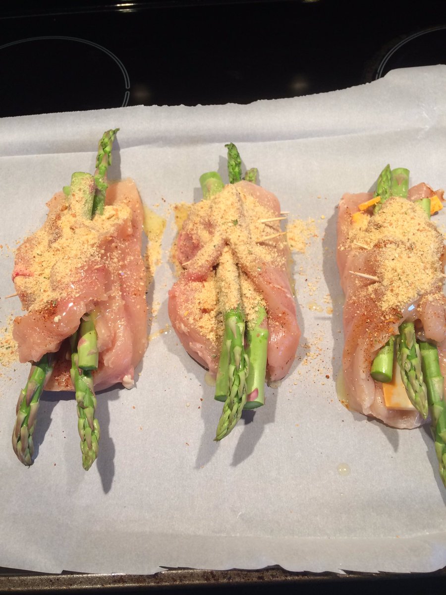 CandiceAustin24's tweet photo. Stuffed #Chicken 
Love #cooking &amp; being creative 🌟
#ChefCandice 
#Yummy https://t.co/loXIsIlDbF
