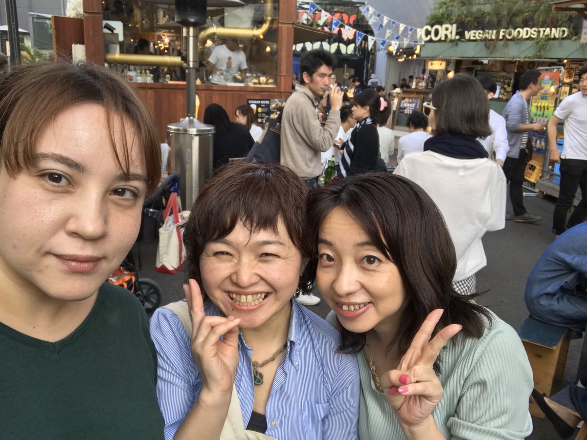 石橋里奈 V Twitter ちょっと美女 行ってきました 朗読は初だったのですごく新鮮でした ステキな時間をありがとうございました すぐ近くでワインのイベントもやっていました さすが表参道 オサレ ちょっと美女 表参道