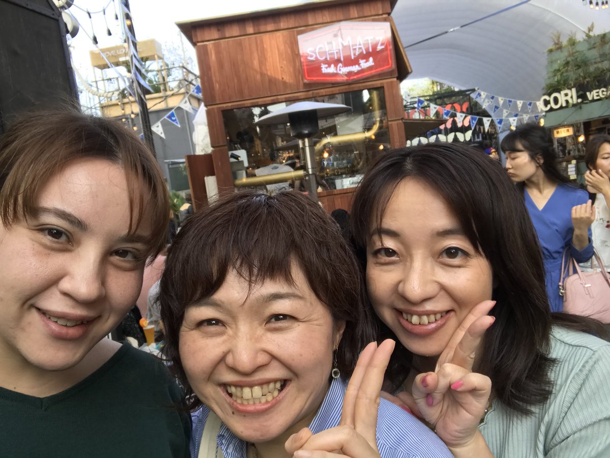 石橋里奈 V Twitter ちょっと美女 行ってきました 朗読は初だったのですごく新鮮でした ステキな時間をありがとうございました すぐ近くでワインのイベントもやっていました さすが表参道 オサレ ちょっと美女 表参道