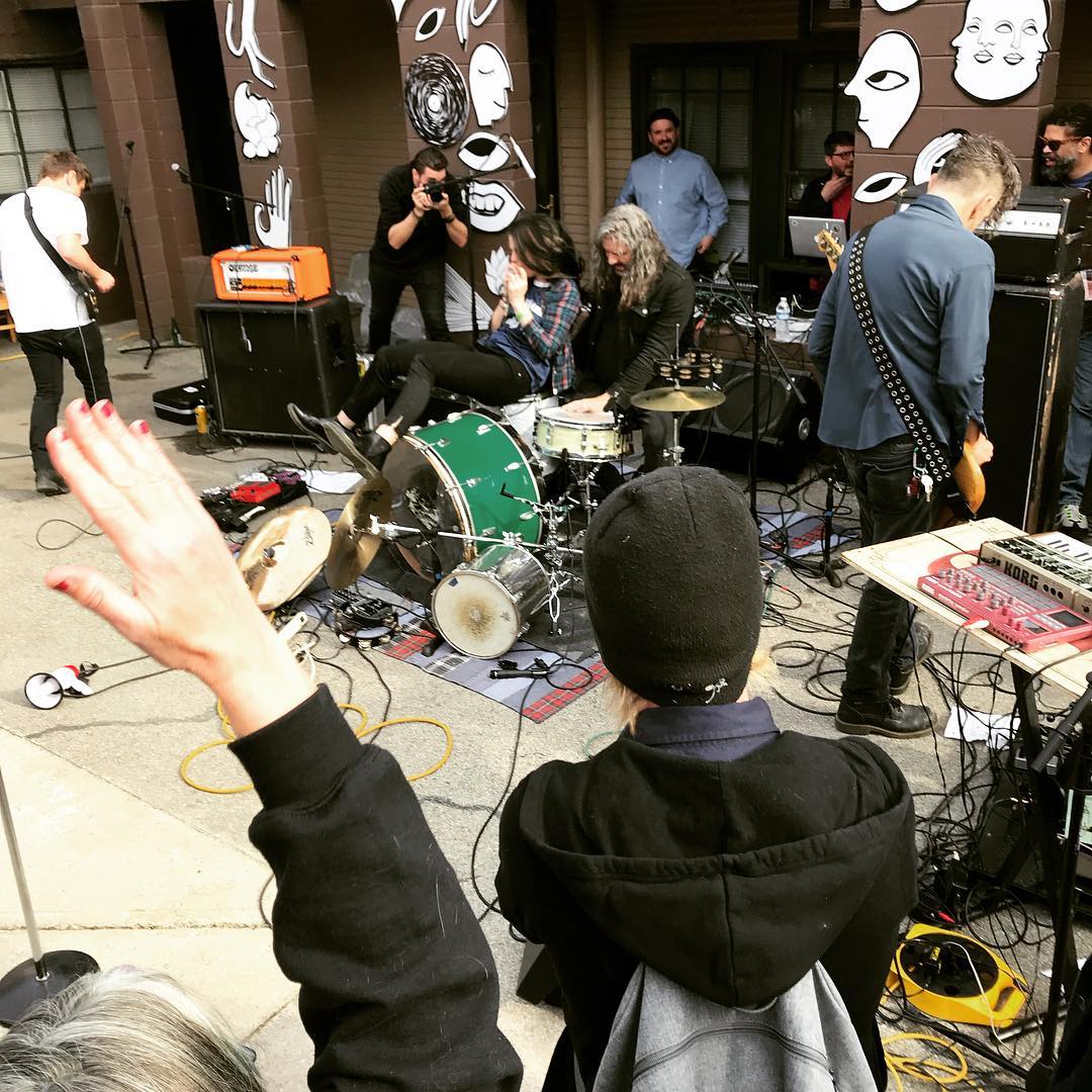 popcatastrophe's tweet photo. .@gimmeservice - @LUNAmusic, Indianapolis @recordstoreday (April 21, 2018)
 Photo: Nate Weis (https://t.co/gHYz960MfG)
#servicetheband #gimmesomeservice #jillyweiss #sharlenebirdsong
#johnzeps #johnnyzeps #mitchgeisinger #russellsimins #Indianapolis #Indiana #RockAndRoll #RSD2018 https://t.co/REES3l015H