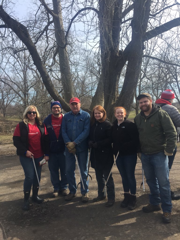 LauraDolanBFLO's tweet photo. Beautiful day cleaning up Cazenovia Creek w/my @BankofAmerica teammates in honor of #EarthDay at the @BNWaterkeeper #ShorelineSweep. #BofAVolunteers https://t.co/yqFn5HlPWE