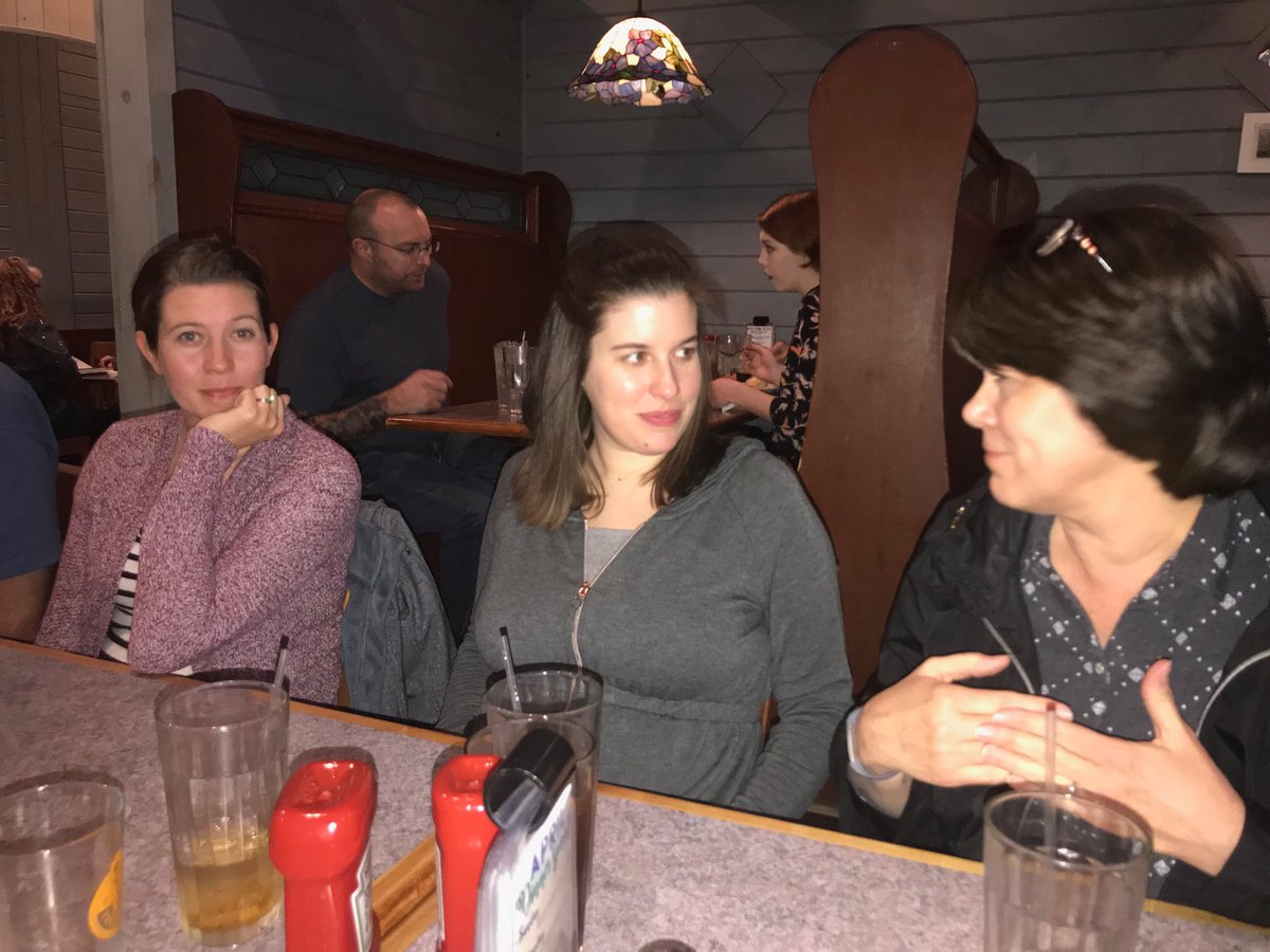 CrislipJoe's tweet photo. Girls listening to their Momma!! https://t.co/9nTDaGe24Y