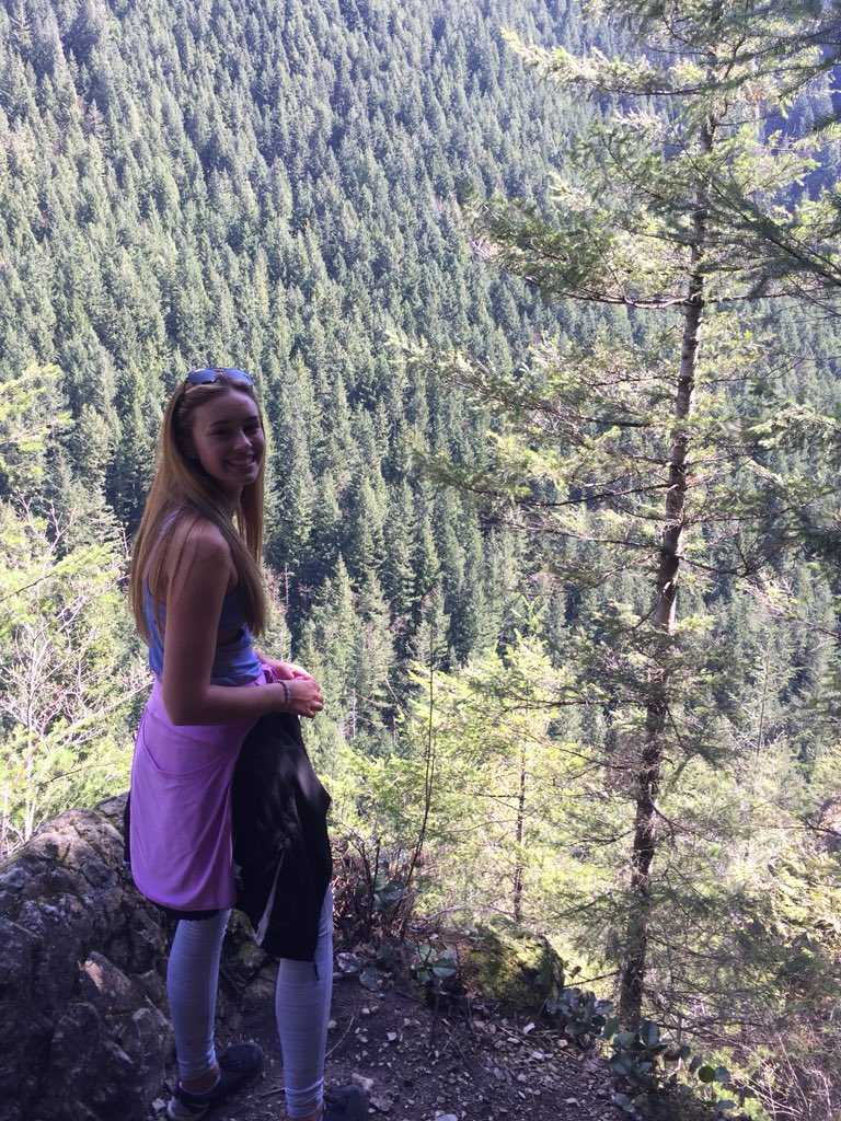 HBD <a href="/SaraSlavik/">Sara Slavik</a>!  Celebrating Seattle style. This amazing, beautiful girl has been the light of my life for 18 years. Love you Sara!