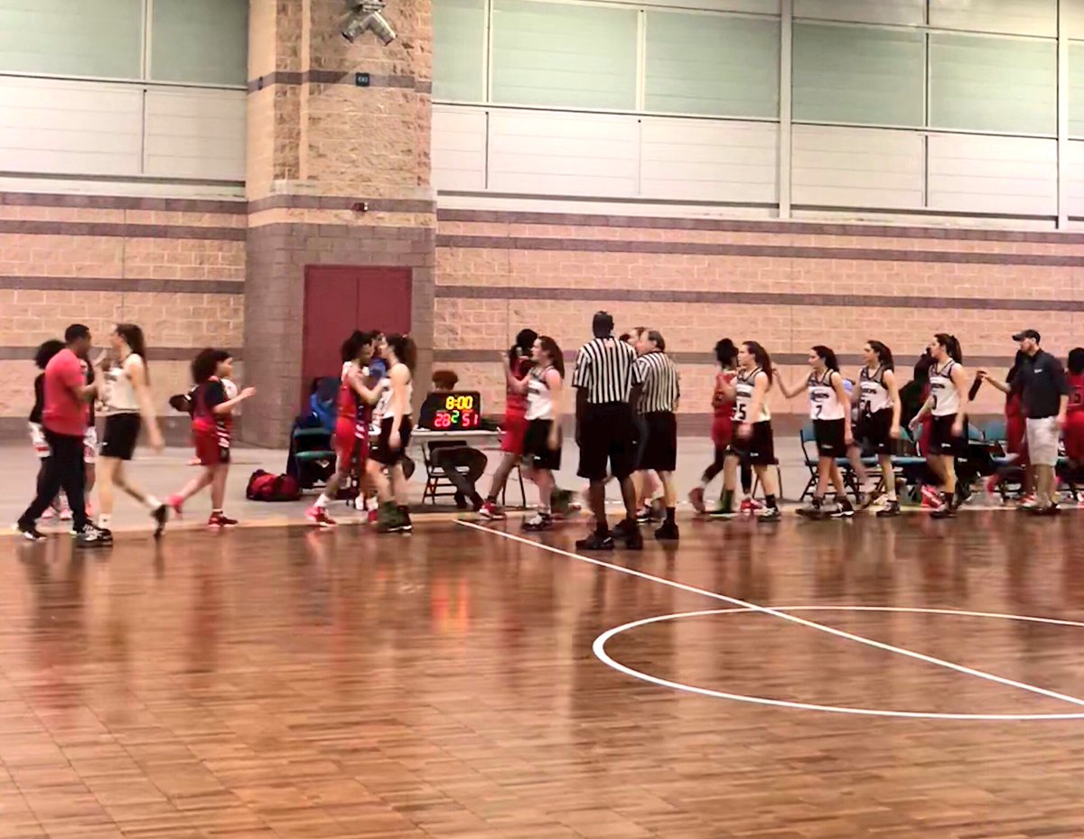 GirginisSports's tweet photo. Great 51-28 win for BDS Black over Team Lady Wall at @3Stripewbb!! Looking to stay undefeated at 9:15pm. #AdidasGauntlet https://t.co/RhqPDNsuCN
