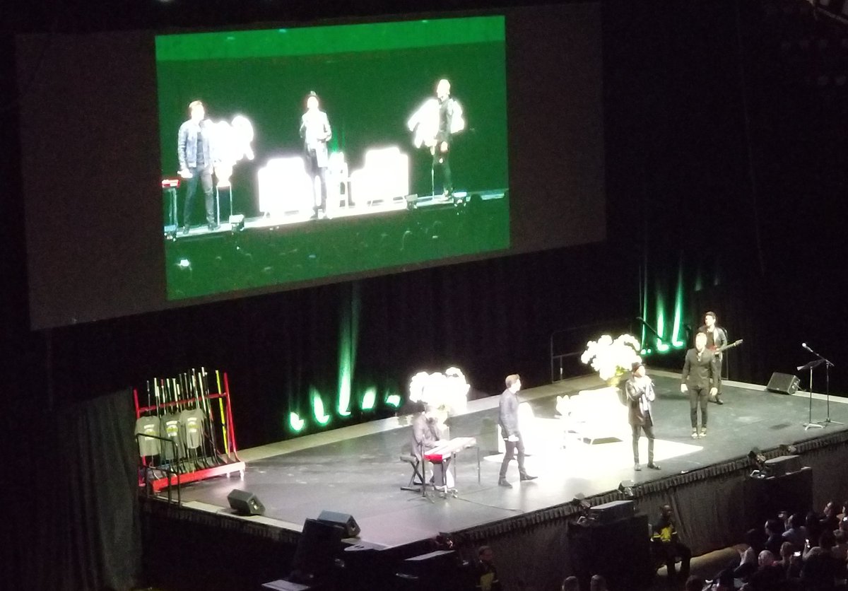 DaveKellyLive's tweet photo. Opening... @TenorsMusic
#EllenInCalgary #davekelly https://t.co/H6vvM4pJcW