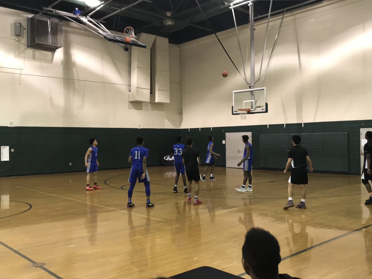 hoop_connect's tweet photo. 16U Championship - TN Vision is down big to NY Vision early in the 2nd half. NY Vision’s #13 has contributed mightily to their lead.
@exposurebball @AND1DTG https://t.co/S43I9ZlHBN