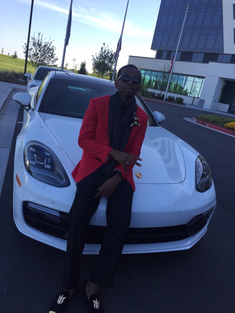 LegitEquityD's tweet image. Enjoyed prom not only for me but mainly for the ones that couldn’t✊🏾
Dedicated my prom to Kalief Browder 💯
#pearleD #driptown #prom2k18 #ForKaliefBrowder