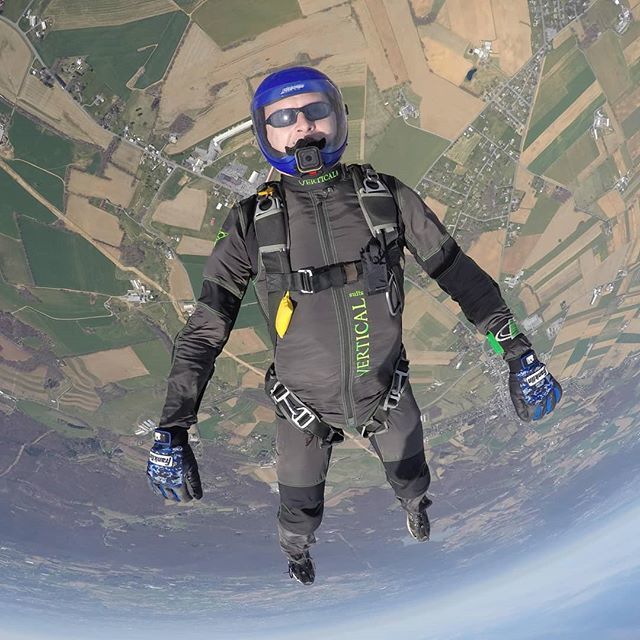 AdamTuttle's tweet photo. Flying fast on my birthday! Looking good in my new @verticalsuits viper pro suit.
Thanks for the photo 📷 @flyfast199 .
.
.
.
.
#verticalsuits #skydiving #angleflying #jointheteem #parachute #pennsylvania https://t.co/c7qn22Lg8p https://t.co/6wKu0wlU10