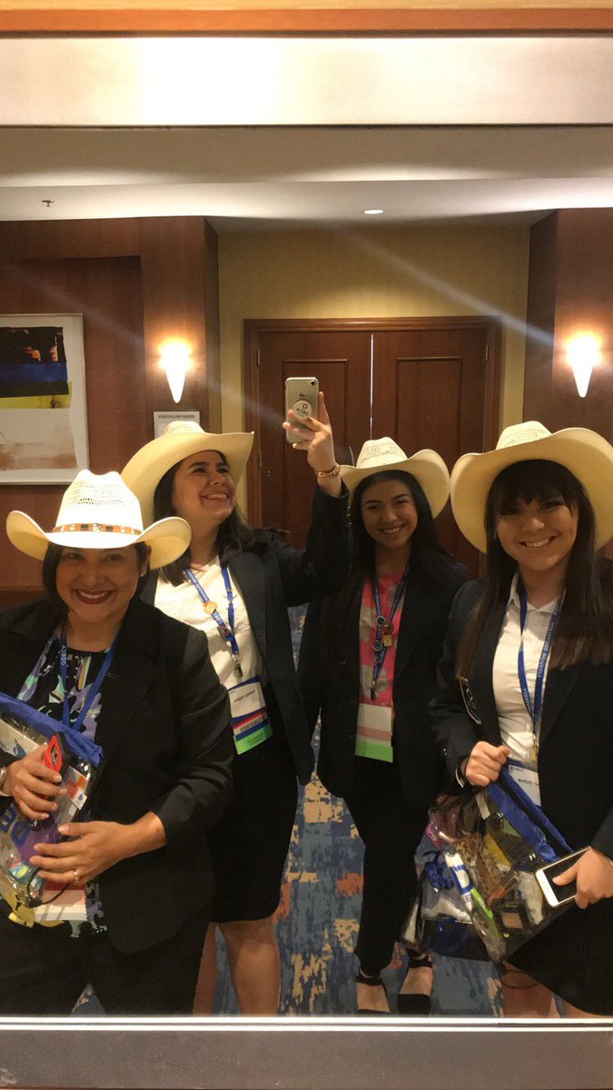 956DECAWHS's tweet photo. #DECAICDC #TXinATL π· https://t.co/boqkeVWFnR