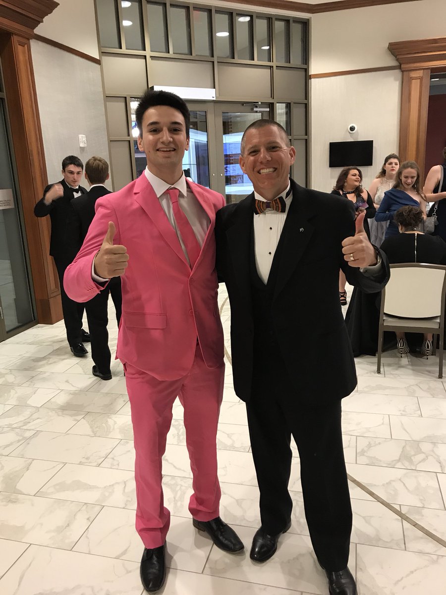 LucasClamp's tweet photo. Best prom suit @RBHSGators #favoritenight https://t.co/AOkAwCi29N
