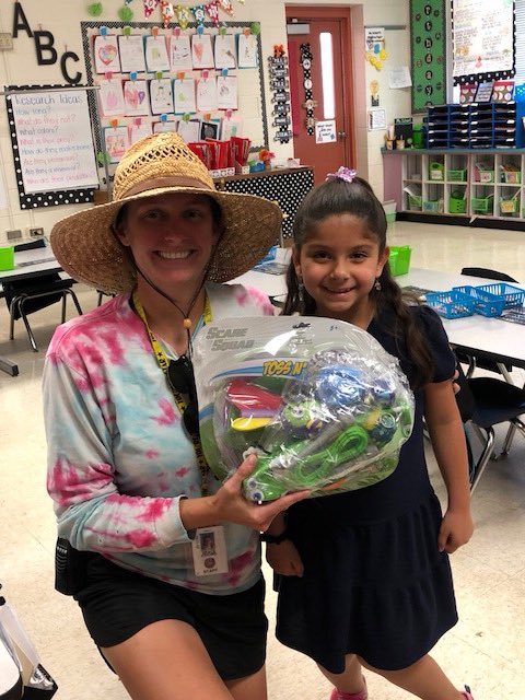Coach_O_Calusa's tweet photo. Celebrating our Jump Rope for Heart top fundraisers!  @CalusaES #jrfh https://t.co/vx6Dle2Ofs