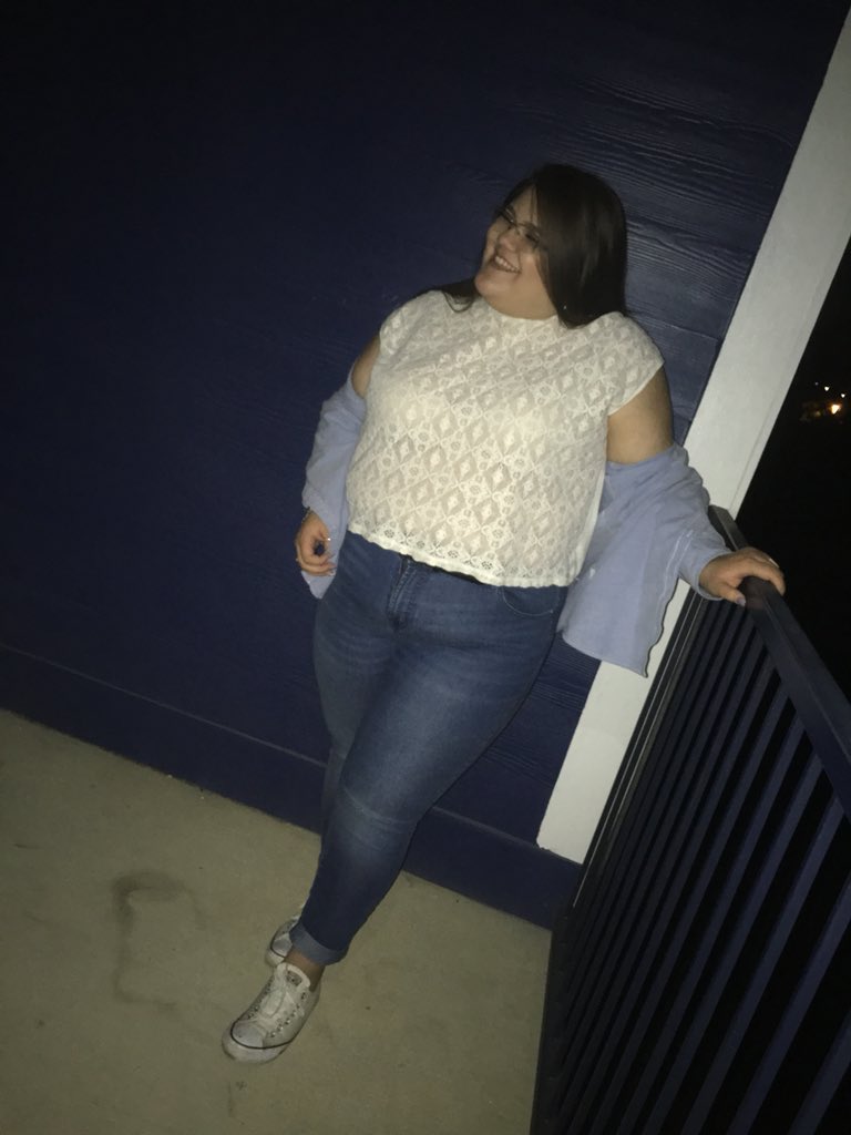 ashlie_bautista's tweet image. no, i’m not normalizing being overweight. i’m normalizing that people can feel good in their own skin. Doesn’t mean people aren’t trying to change, we just wanna look good while living. 💋
